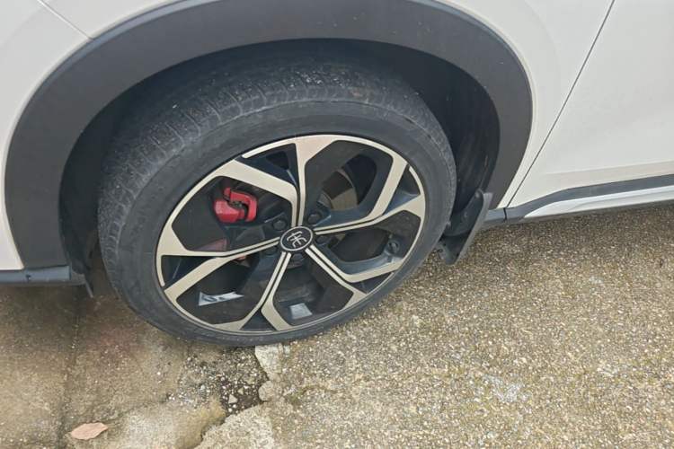 Used BYD Song PLUS 2020 1.5T Automatic Flagship Edition Left Front Wheel Hub