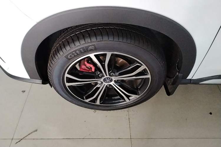 Used BYD Song PLUS 2020 1.5T Automatic Flagship Edition Left Front Wheel Hub