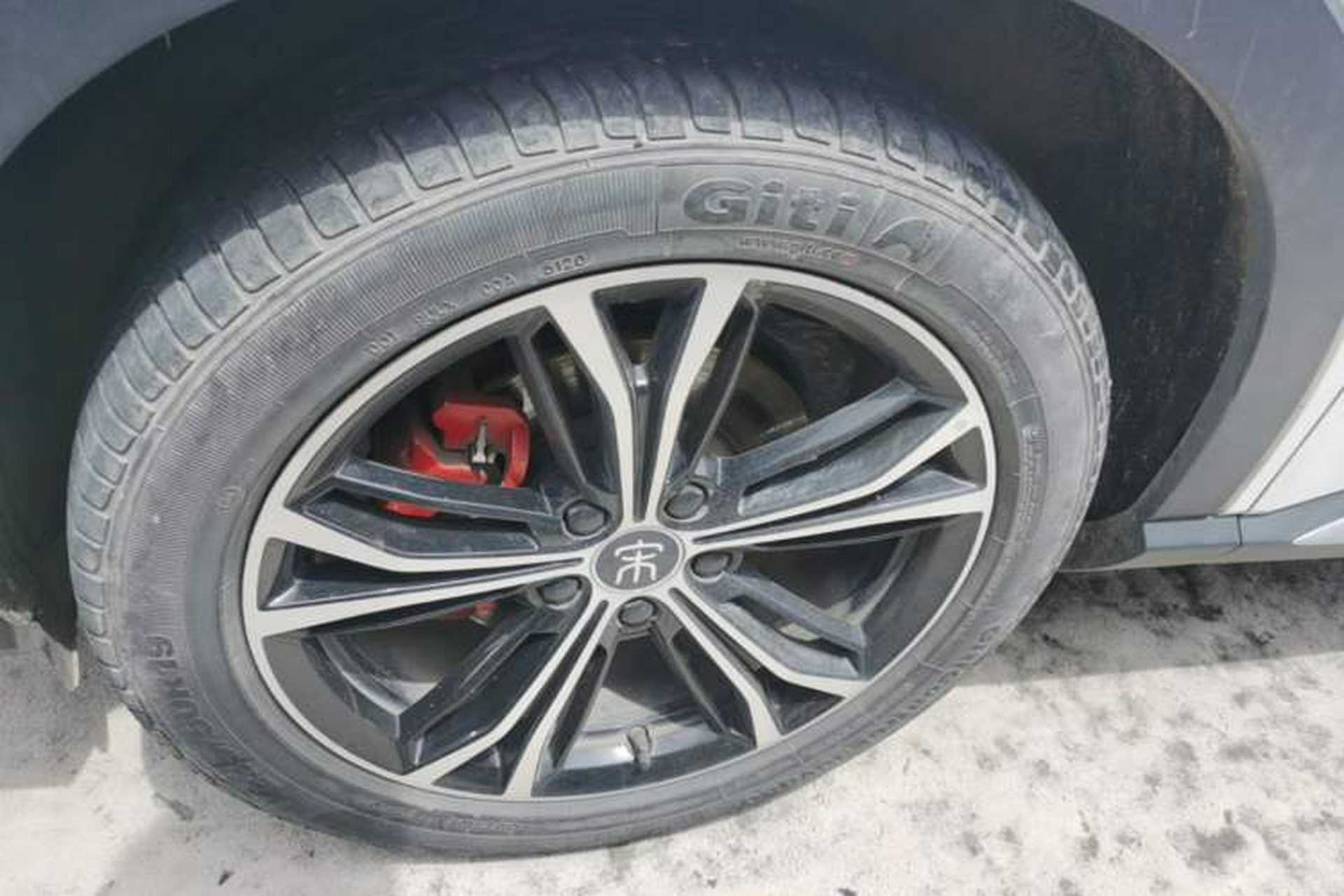 Used BYD Song PLUS 2020 1.5T Automatic Prestige Version Left Front Wheel Hub