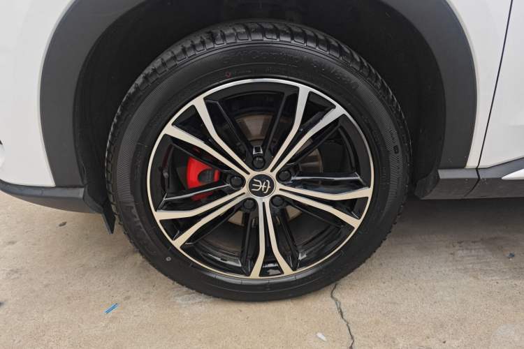 Used BYD Song PLUS 2020 1.5T Automatic Prestige Version Left Front Wheel Hub