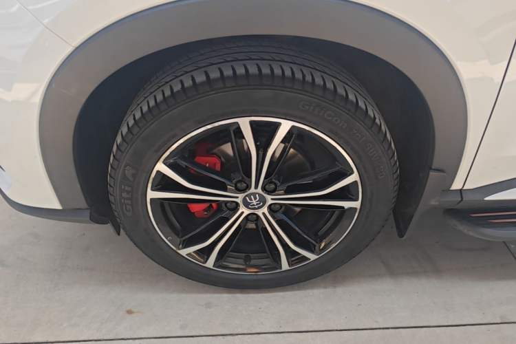 Used BYD Song PLUS 2020 1.5T Automatic Prestige Version Left Front Wheel Hub