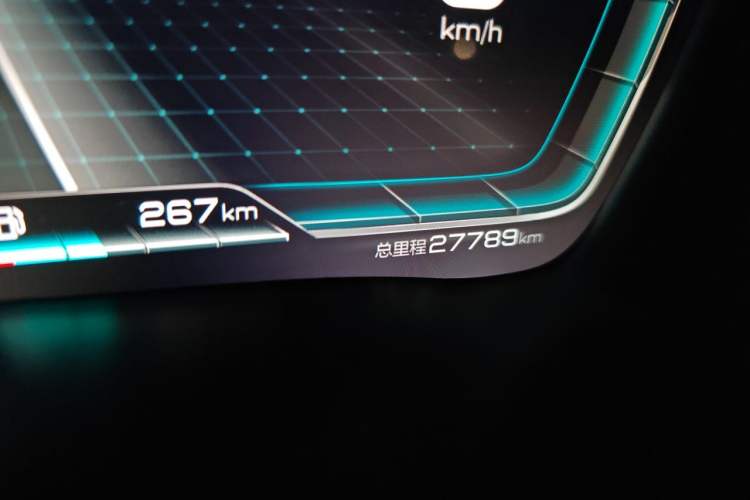 Used BYD Song PLUS 2020 1.5T Automatic Flagship Edition Odometer Close Up