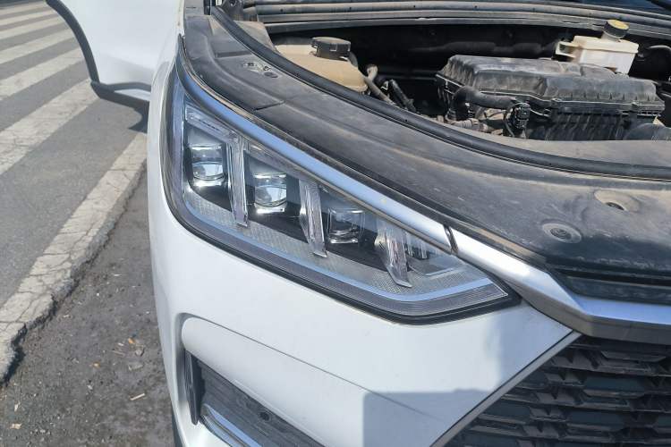 Used BYD Song PLUS 2020 1.5T Automatic Prestige Version Right Front Headlight