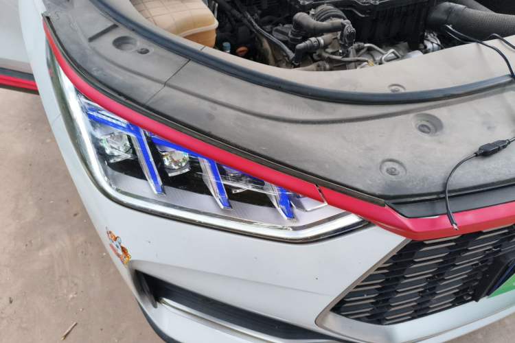 Used BYD Song PLUS 2020 1.5T Automatic Prestige Version Right Front Headlight