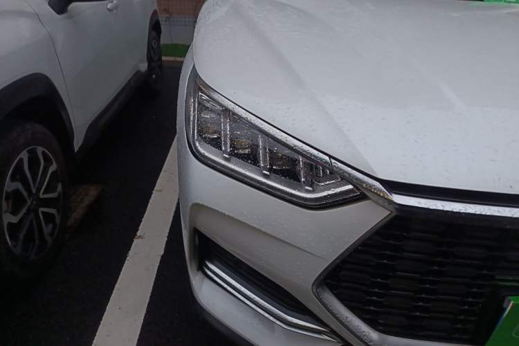 Used BYD Song PLUS 2020 1.5T Automatic Flagship Edition Right Front Headlight