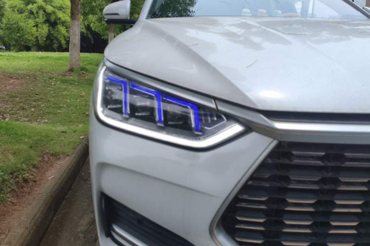 Used BYD Song PLUS 2020 1.5T Automatic Flagship Edition Right Front Headlight