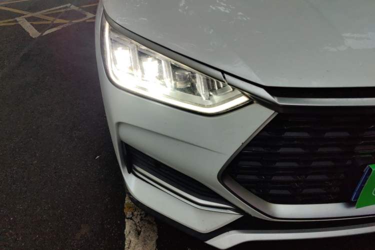 Used BYD Song PLUS 2020 1.5T Automatic Prestige Version Right Front Headlight