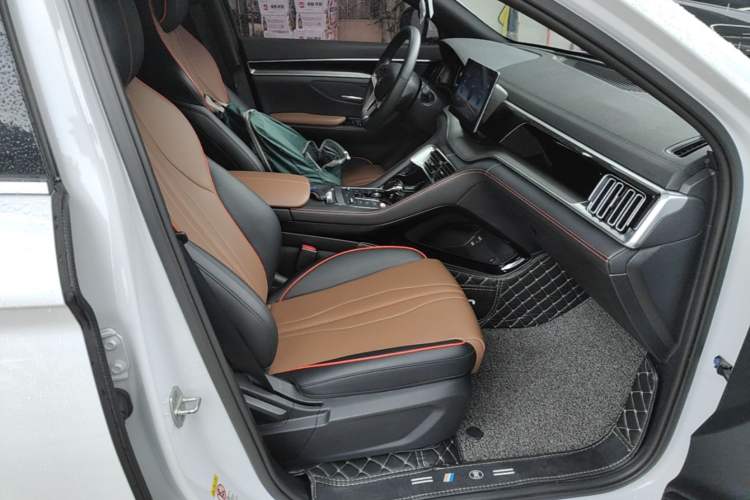 Used BYD Song PLUS 2020 1.5T Automatic Luxury Version Right Front Seat