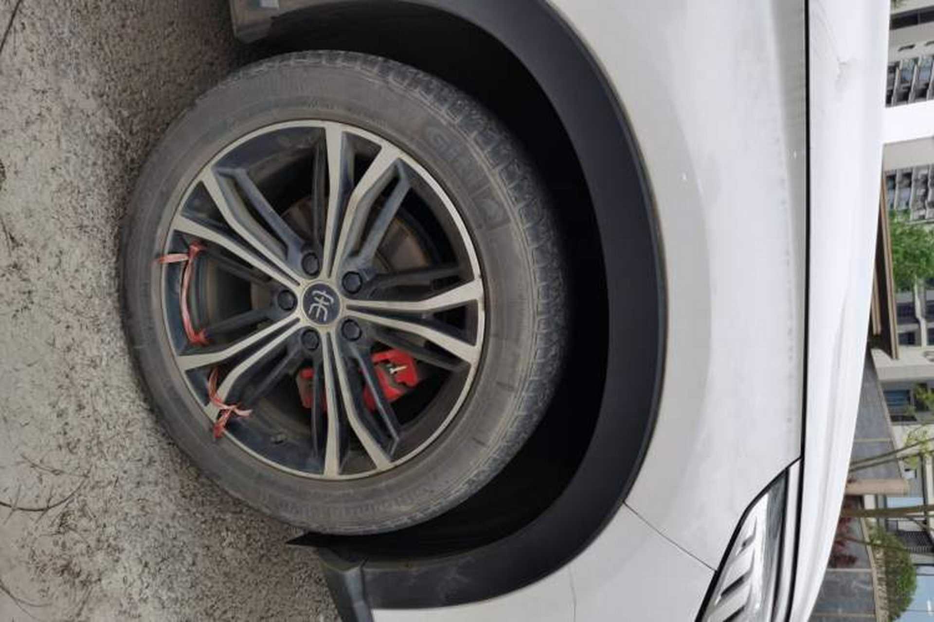 Used BYD Song PLUS 2020 1.5T Automatic Prestige Version Right Front Wheel Hub