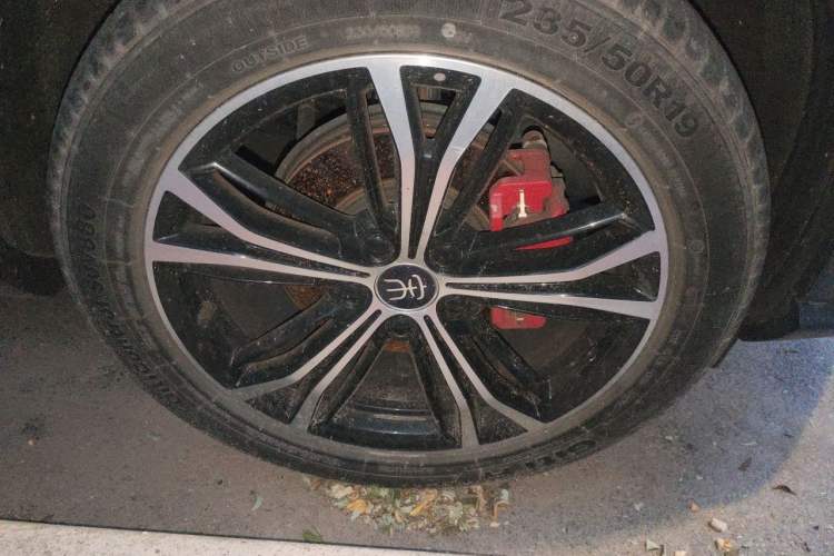 Used BYD Song PLUS 2020 1.5T Automatic Prestige Version Right Front Wheel Hub