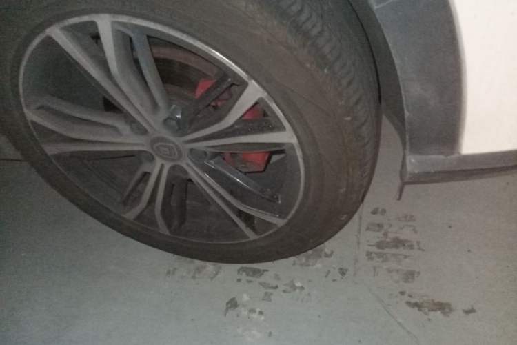 Used BYD Song PLUS 2020 1.5T Automatic Prestige Version Right Front Wheel Hub