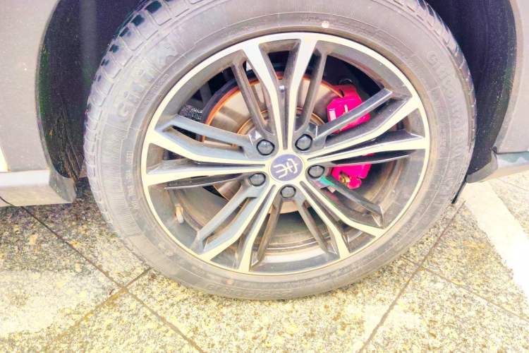 Used BYD Song PLUS 2020 1.5T Automatic Prestige Version Right Front Wheel Hub