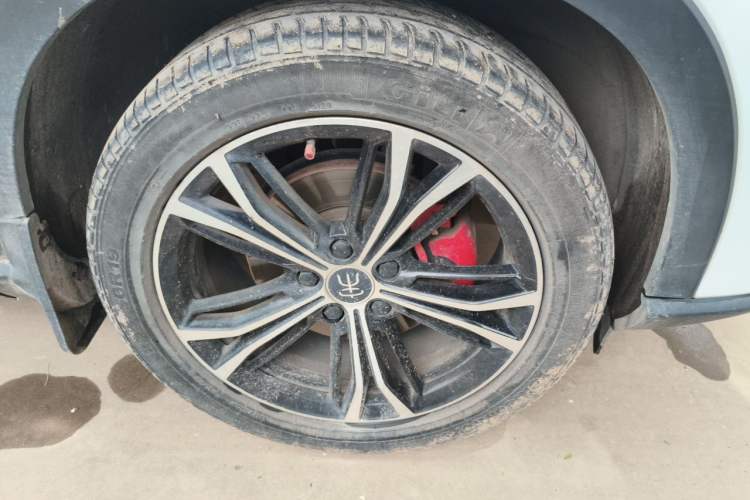 Used BYD Song PLUS 2020 1.5T Automatic Prestige Version Right Front Wheel Hub