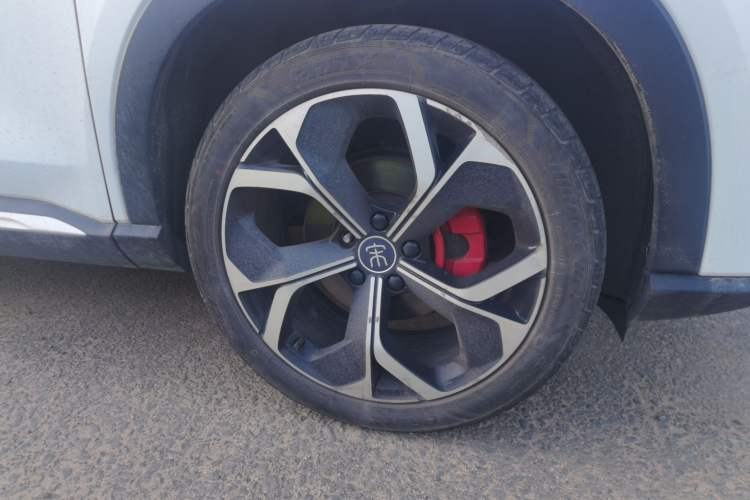 Used BYD Song PLUS 2020 1.5T Automatic Flagship PLUS Right Front Wheel Hub