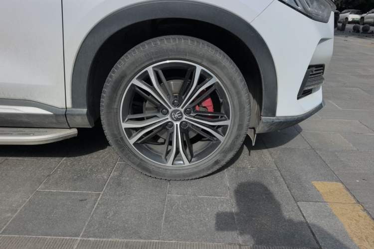 Used BYD Song PLUS 2020 1.5T Automatic Flagship Edition Right Front Wheel Hub