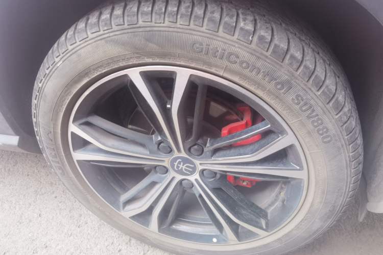 Used BYD Song PLUS 2020 1.5T Automatic Prestige Version Right Front Wheel Hub