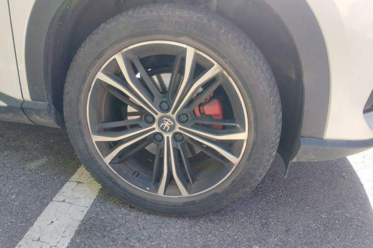 Used BYD Song PLUS 2020 1.5T Automatic Flagship Edition Right Front Wheel Hub