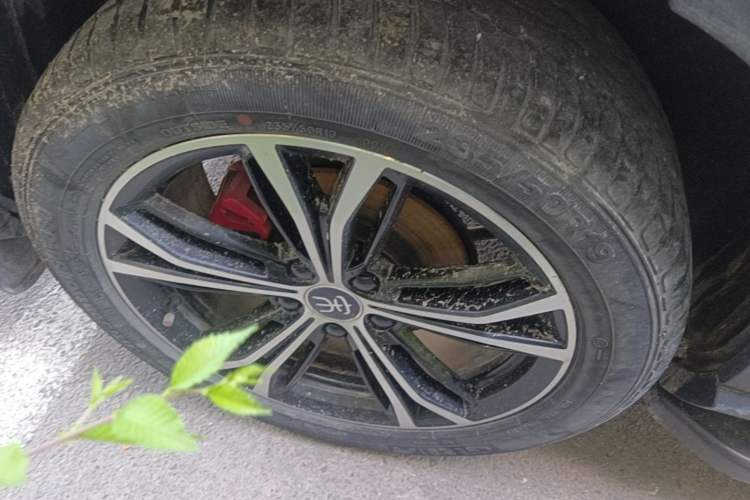 Used BYD Song PLUS 2020 1.5T Automatic Prestige Version Right Rear Wheel Hub
