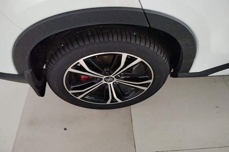 Used BYD Song PLUS 2020 1.5T Automatic Flagship Edition Right Rear Wheel Hub