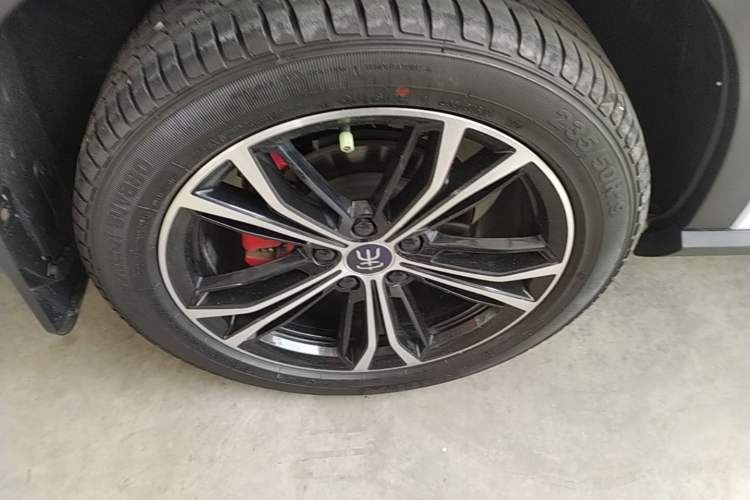 Used BYD Song PLUS 2020 1.5T Automatic Flagship Edition Right Rear Wheel Hub