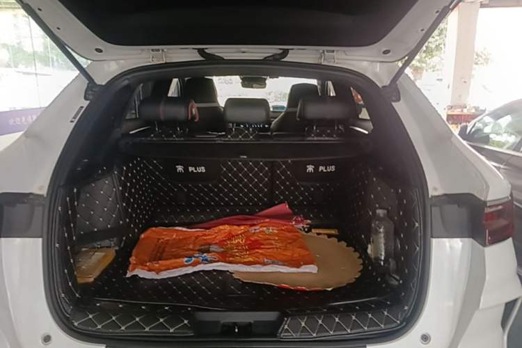 Used BYD Song PLUS 2020 1.5T Automatic Prestige Version Trunk