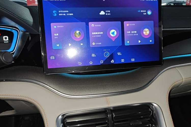 Used BYD Song PLUS New Energy 2021 DM-i 110KM Flagship Model Audio And AC Panel