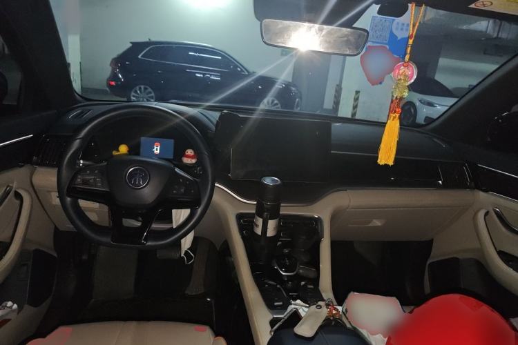 Used BYD Song PLUS New Energy 2021 DM-i 110KM Flagship Model Center Console
