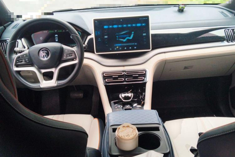 Used BYD Song PLUS New Energy 2021 EV Deluxe Model Center Console