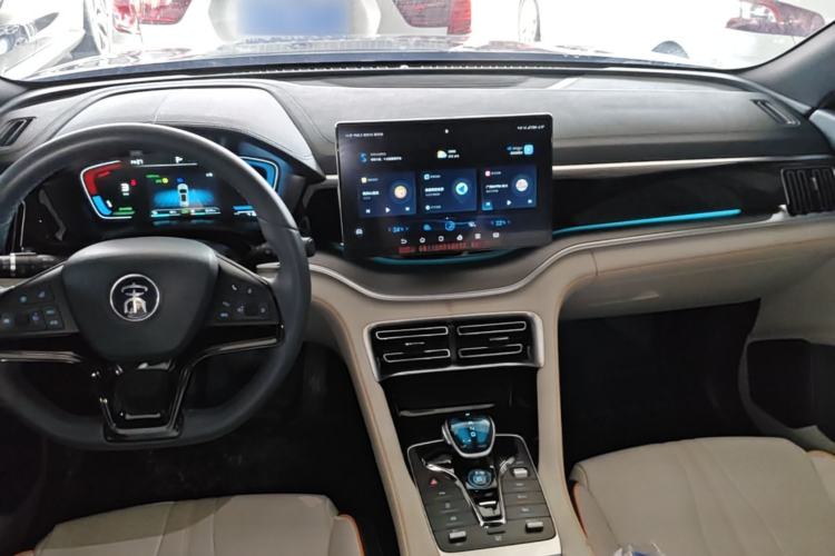 Used BYD Song PLUS New Energy 2021 DM-i 110KM Flagship Model Center Console