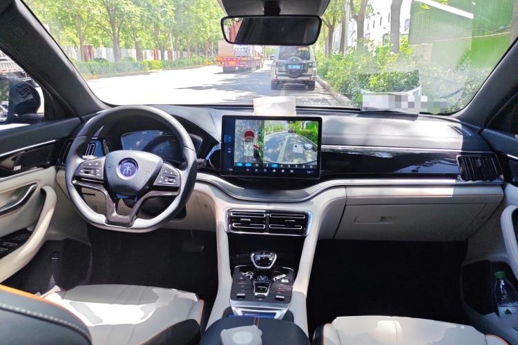 Used BYD Song PLUS New Energy 2021 DM-i 110KM Flagship Model Center Console