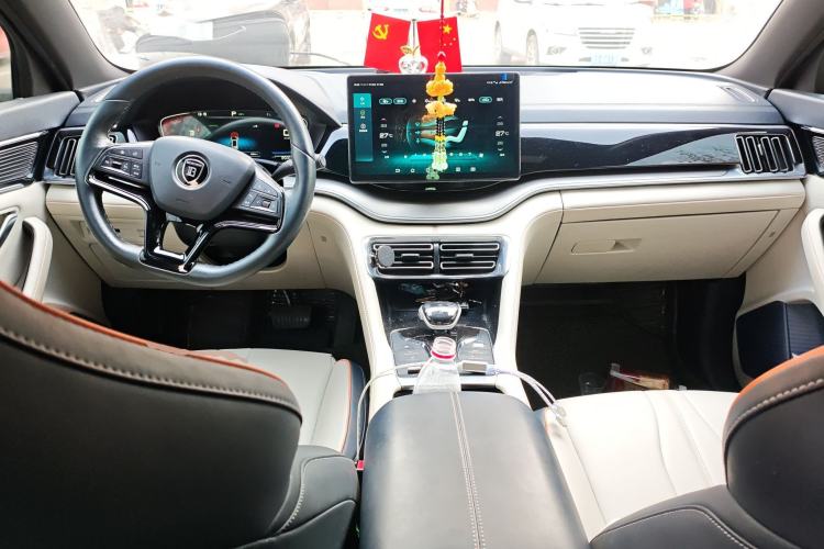 Used BYD Song PLUS New Energy 2021 DM-i 110KM Flagship Model Center Console