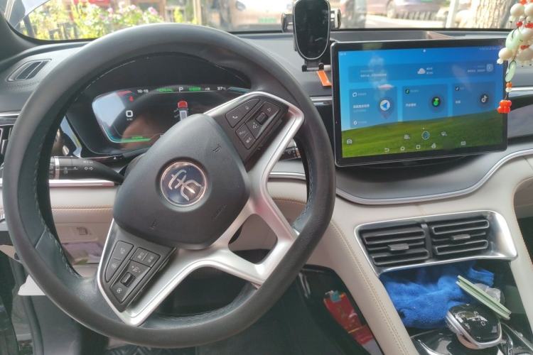 Used BYD Song PLUS New Energy 2021 EV Deluxe Model Center Console