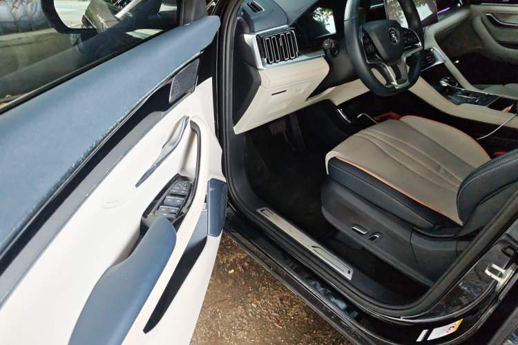 Used BYD Song PLUS New Energy 2021 DM-i 110KM Flagship PLUS 5G Edition Driver Seat