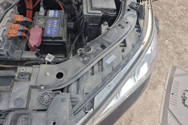 Used BYD Song PLUS New Energy 2021 EV Flagship Model Engine Bay Left