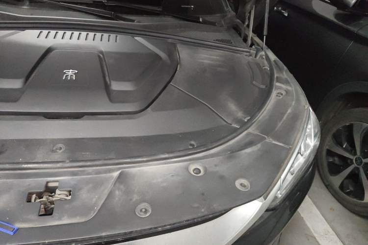 Used BYD Song PLUS New Energy 2021 EV Deluxe Model Engine Bay Left
