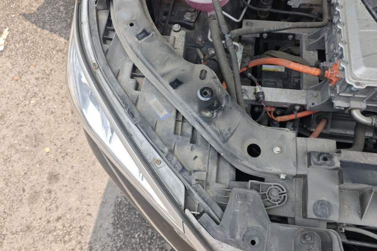 Used BYD Song PLUS New Energy 2021 EV Flagship Model Engine Bay Right