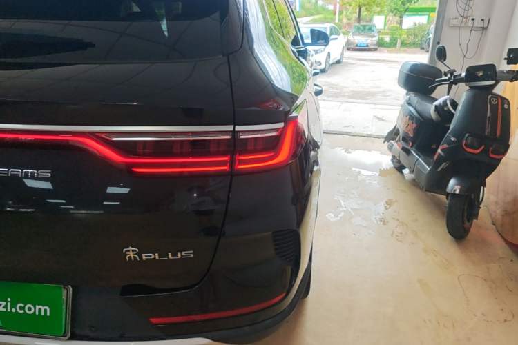 Used BYD Song PLUS New Energy 2021 EV Flagship Model Exterior 3