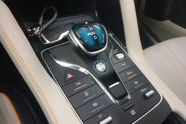 Used BYD Song PLUS New Energy 2021 DM-i 110KM Flagship Model Gear Lever