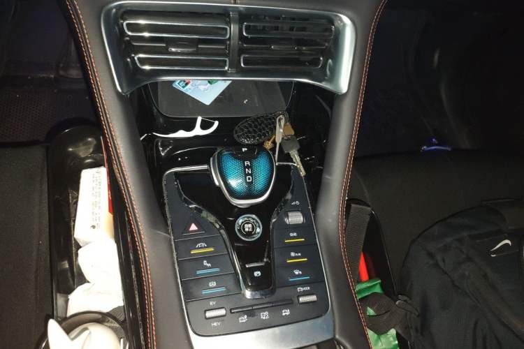 Used BYD Song PLUS New Energy 2021 DM-i 100KM Four-Wheel Drive Flagship PLUS Gear Lever