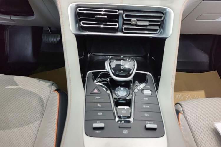 Used BYD Song PLUS New Energy 2021 DM-i 110KM Flagship PLUS Gear Lever