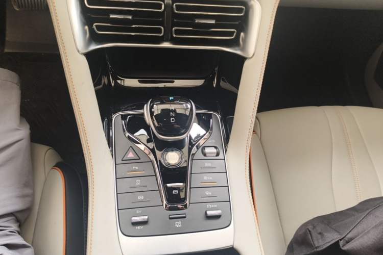 Used BYD Song PLUS New Energy 2021 DM-i 110KM Flagship Model Gear Lever