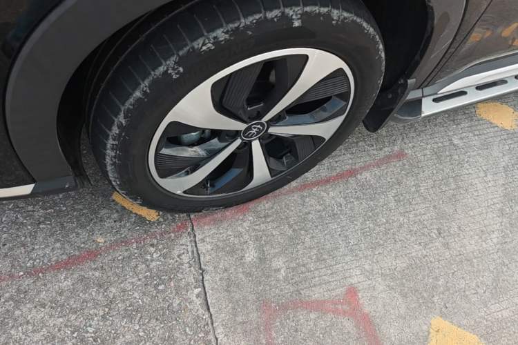 Used BYD Song PLUS New Energy 2021 DM-i 110KM Flagship PLUS Left Front Wheel Hub