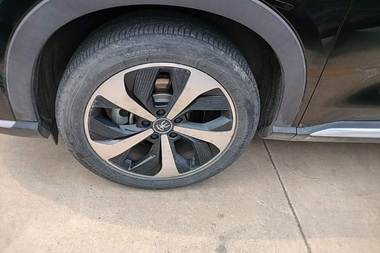 Used BYD Song PLUS New Energy 2021 DM-i 110KM Flagship PLUS Left Front Wheel Hub