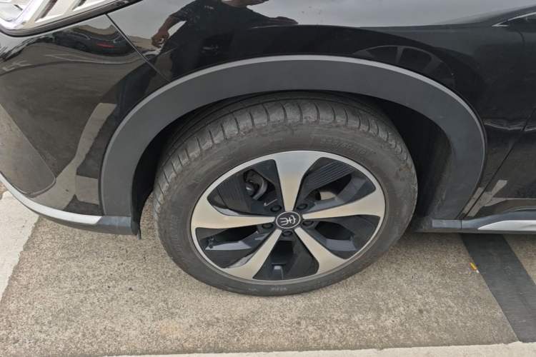 Used BYD Song PLUS New Energy 2021 DM-i 110KM Flagship PLUS Left Front Wheel Hub