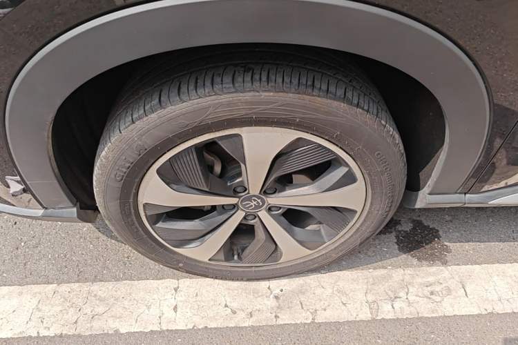 Used BYD Song PLUS New Energy 2021 DM-i 51KM Prestige Model Left Front Wheel Hub