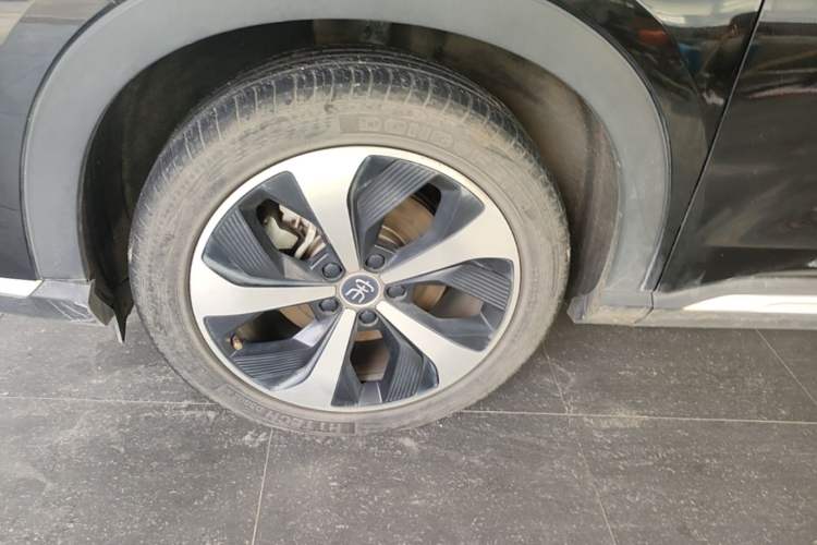 Used BYD Song PLUS New Energy 2021 DM-i 110KM Flagship PLUS Left Front Wheel Hub