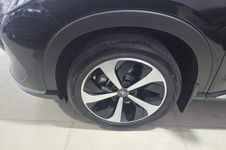 Used BYD Song PLUS New Energy 2021 DM-i 110KM Flagship PLUS Left Front Wheel Hub
