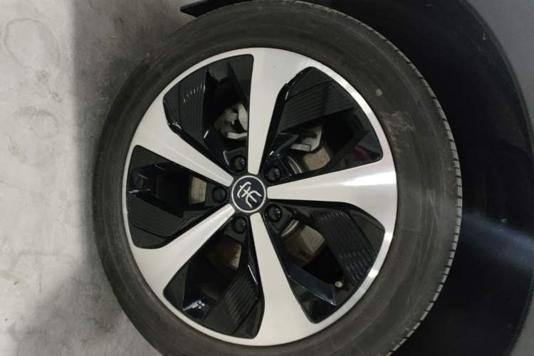 Used BYD Song PLUS New Energy 2021 DM-i 51KM Prestige Model Left Front Wheel Hub