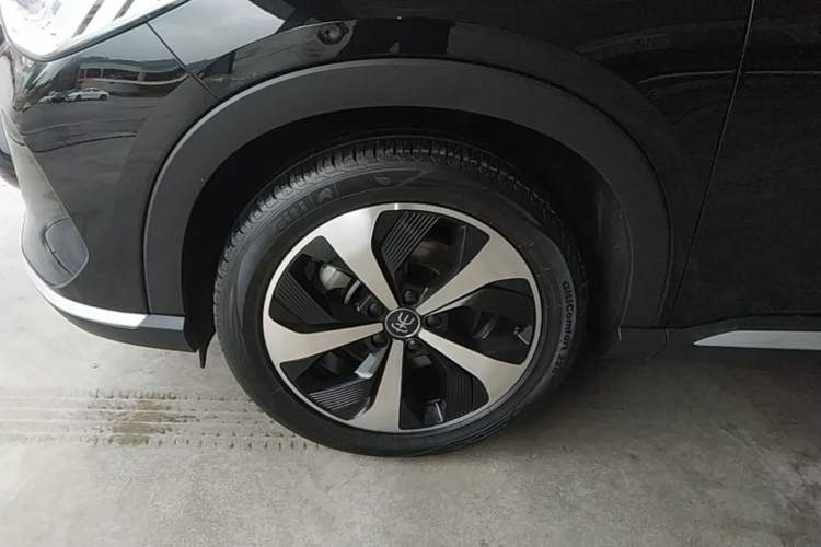 Used BYD Song PLUS New Energy 2021 DM-i 110KM Flagship PLUS Left Front Wheel Hub
