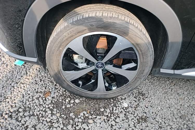 Used BYD Song PLUS New Energy 2021 EV Flagship Model Left Front Wheel Hub